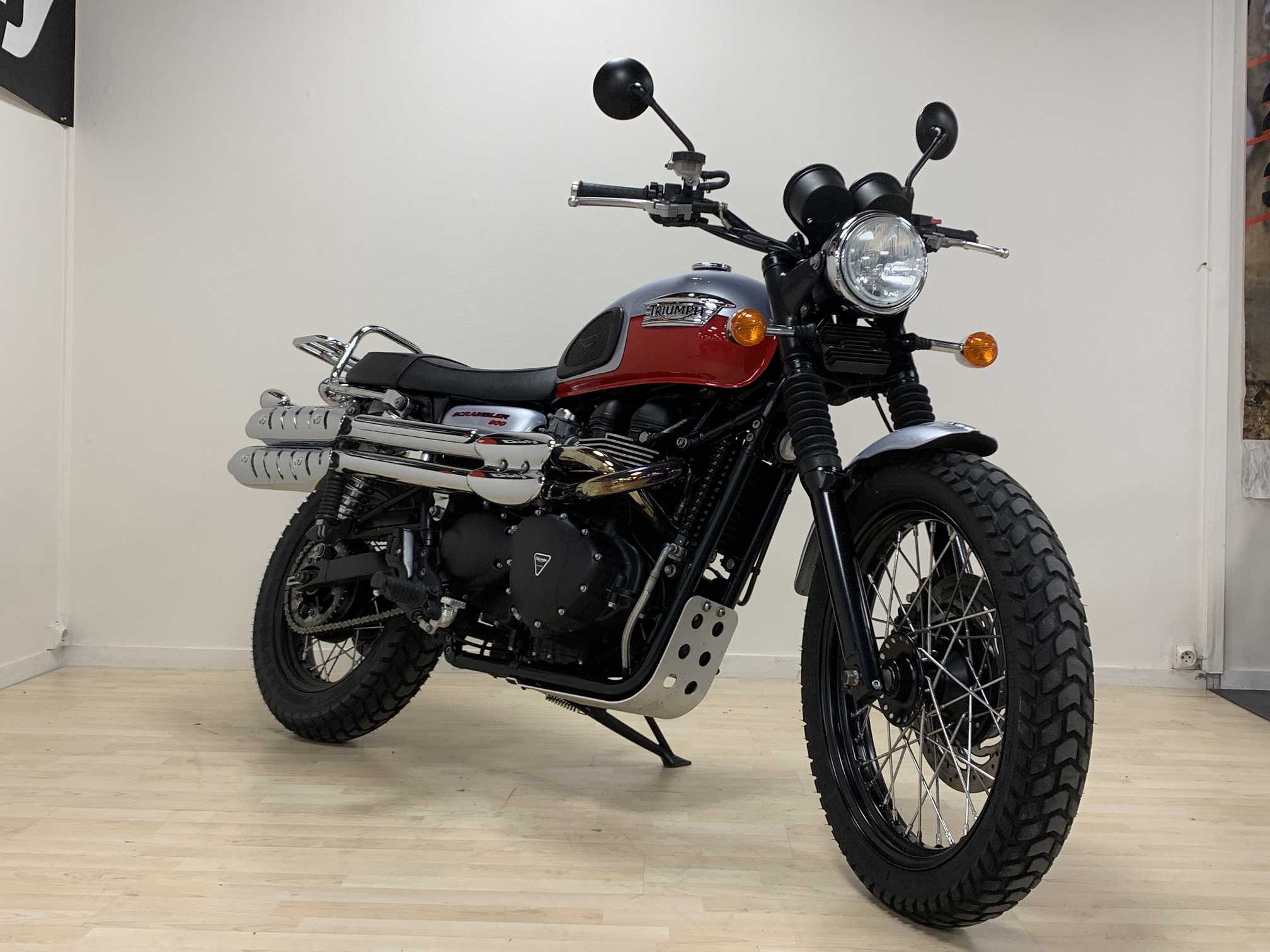 Triumph 900Scrambler 2014 HD vue 3/4 droite