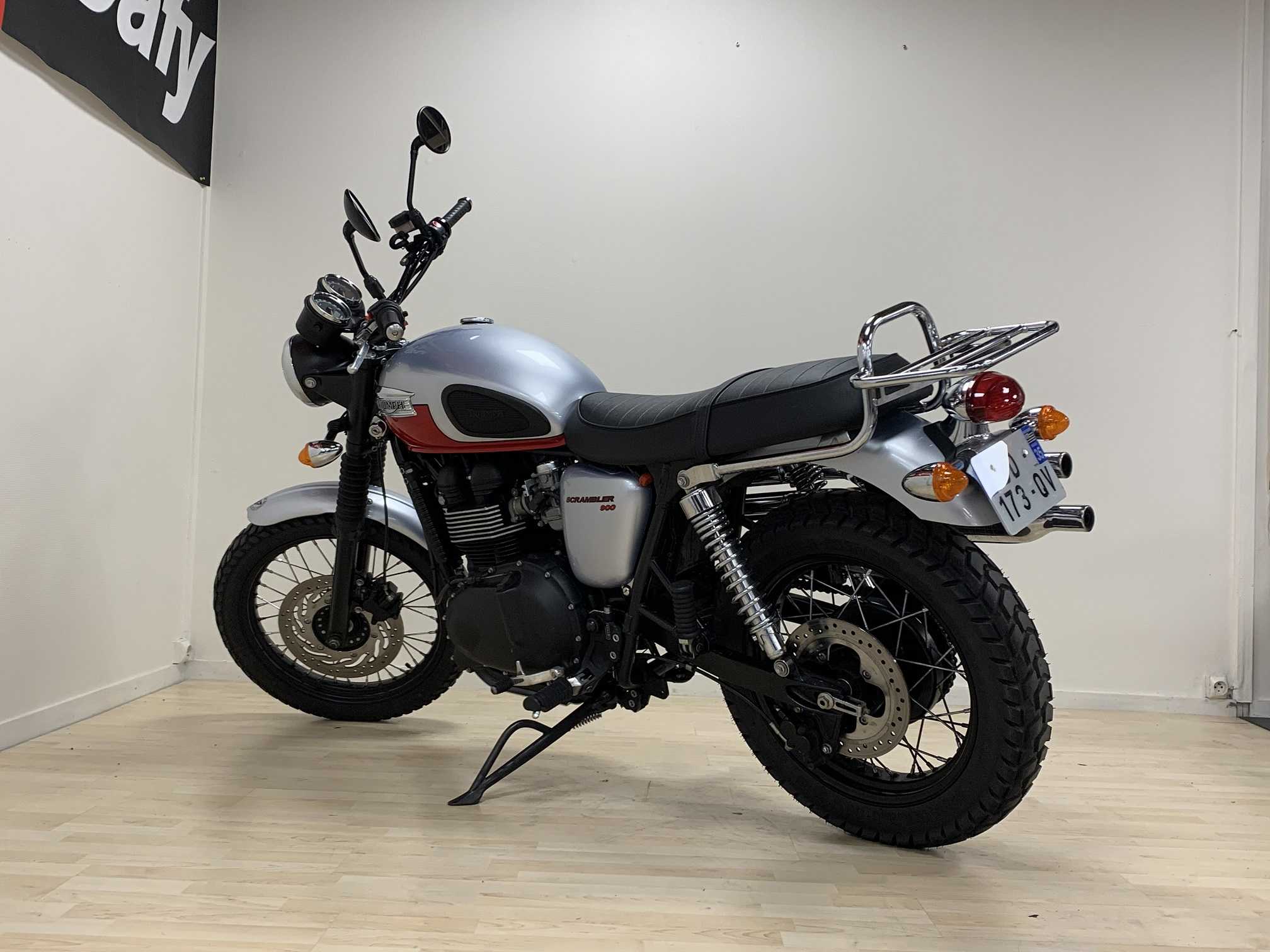 Triumph 900Scrambler 2014 HD vue arrière