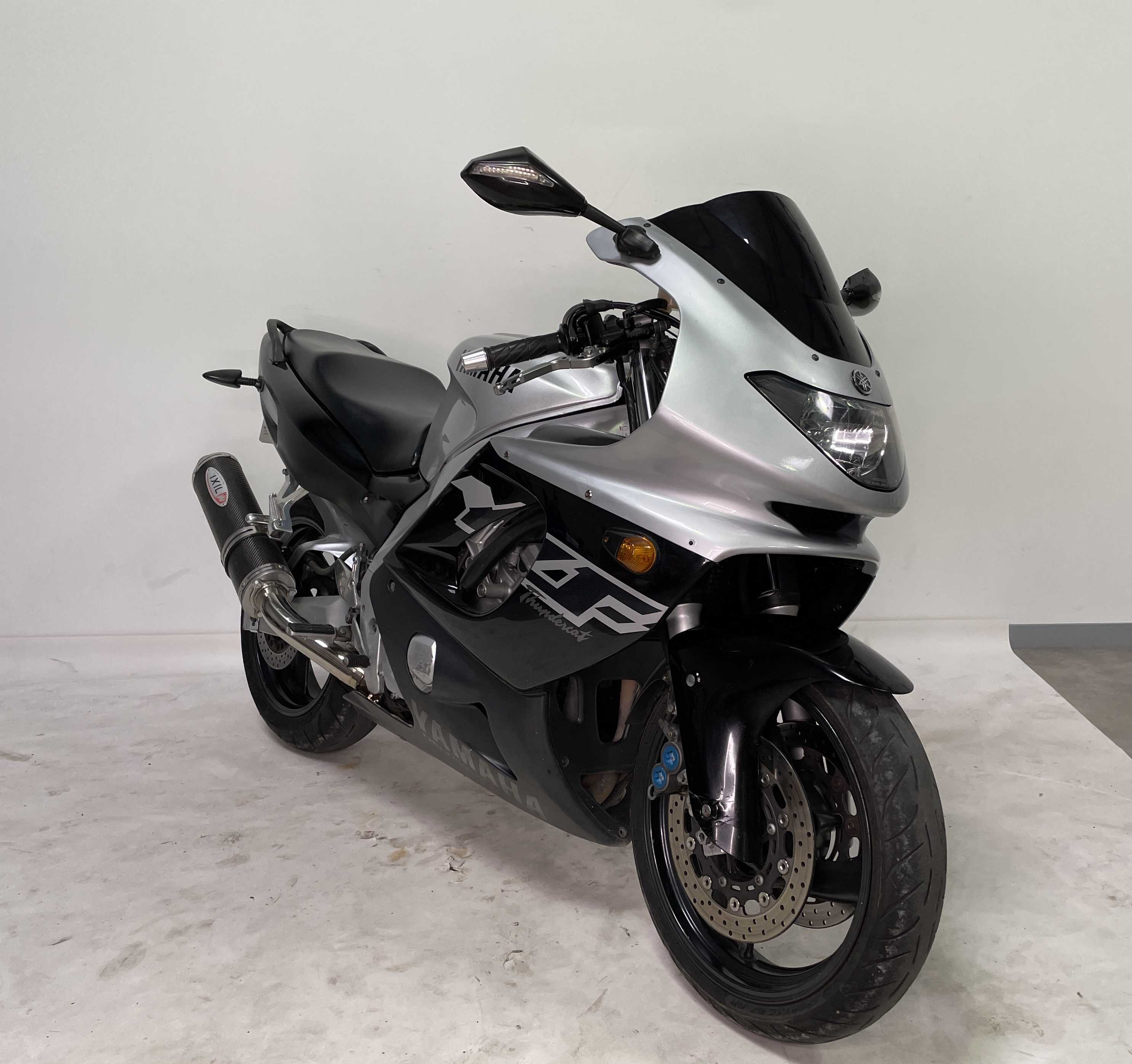 Yamaha YZF600RThundercat 1997 HD vue 3/4 droite