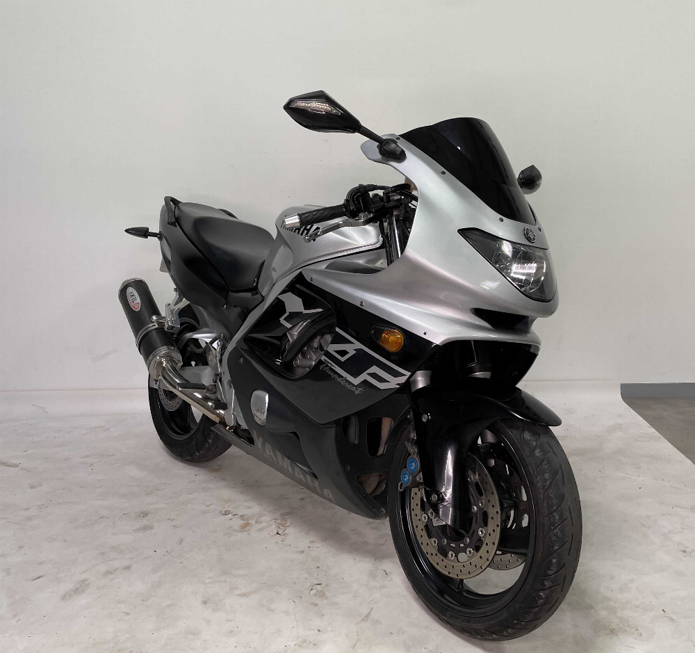 Yamaha YZF600RThundercat 1997 vue 3/4 droite