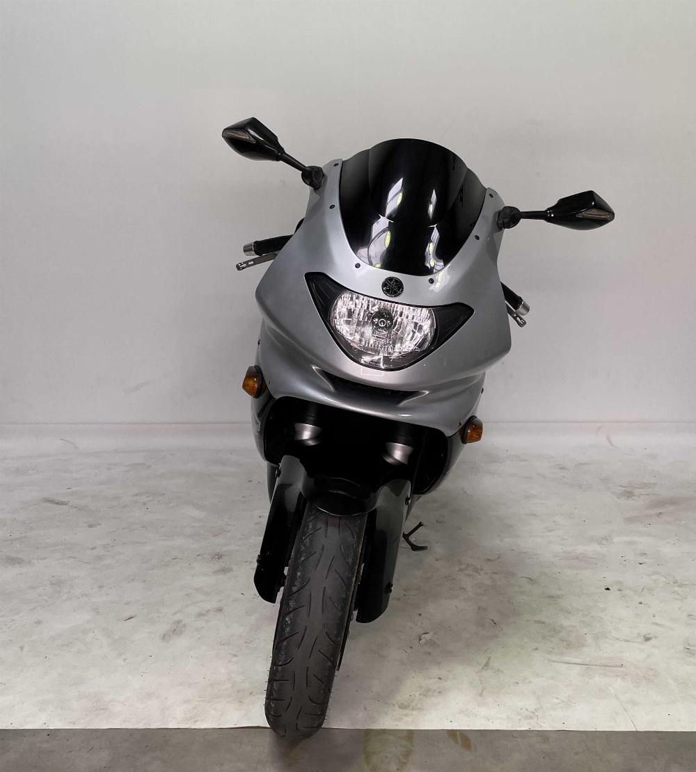 Yamaha YZF600RThundercat 1997 vue avant