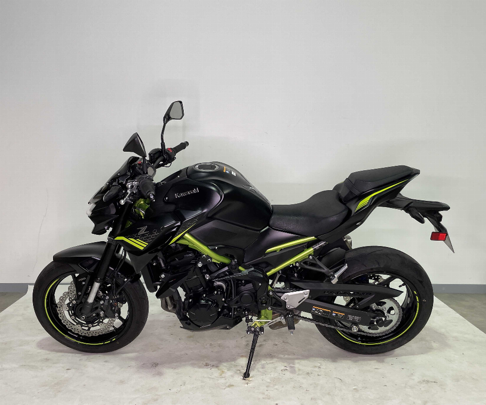 Kawasaki Z 900 2021 vue gauche