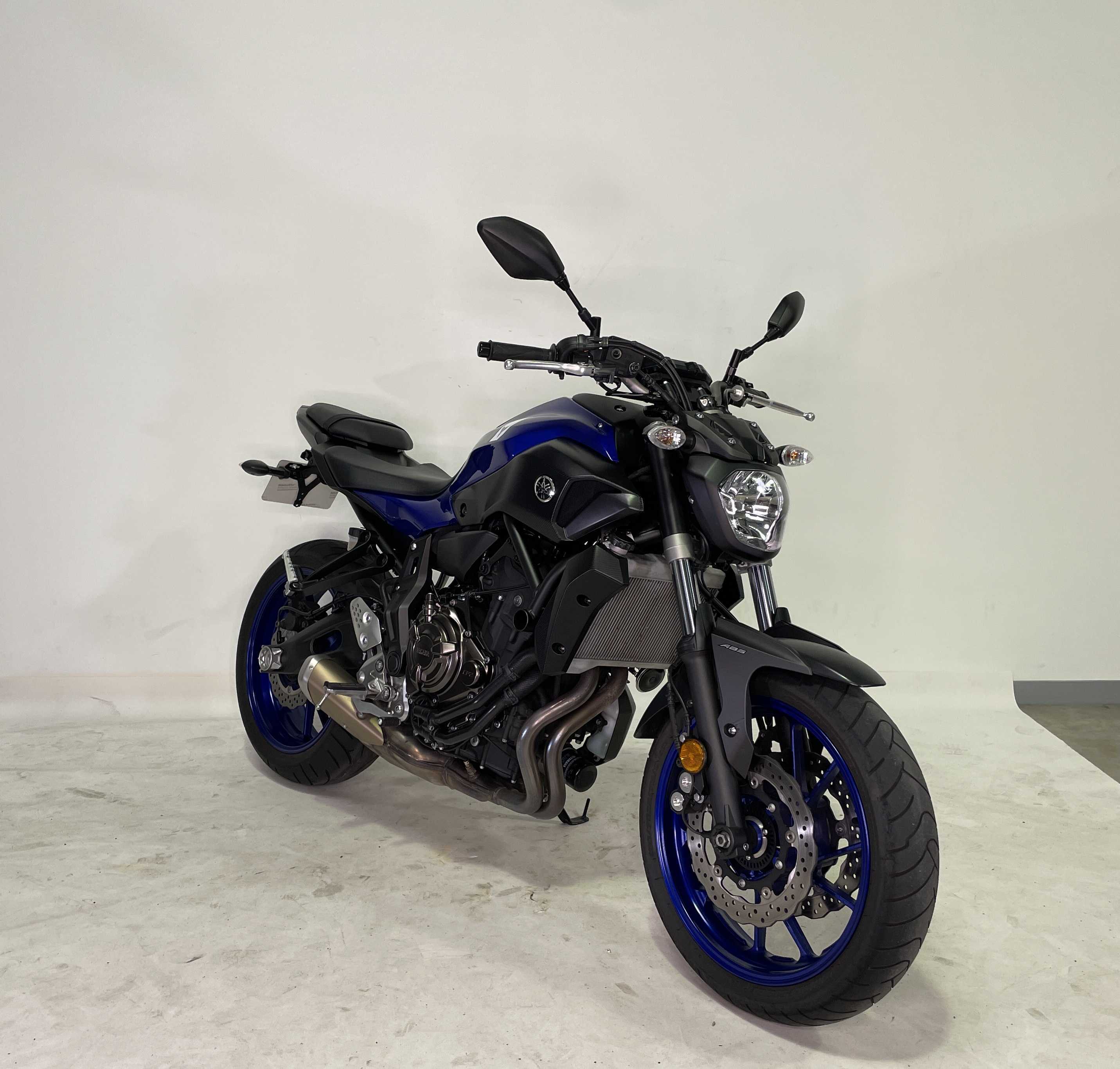 Yamaha MT-07700 ABS (35KW) 2018 HD vue 3/4 droite