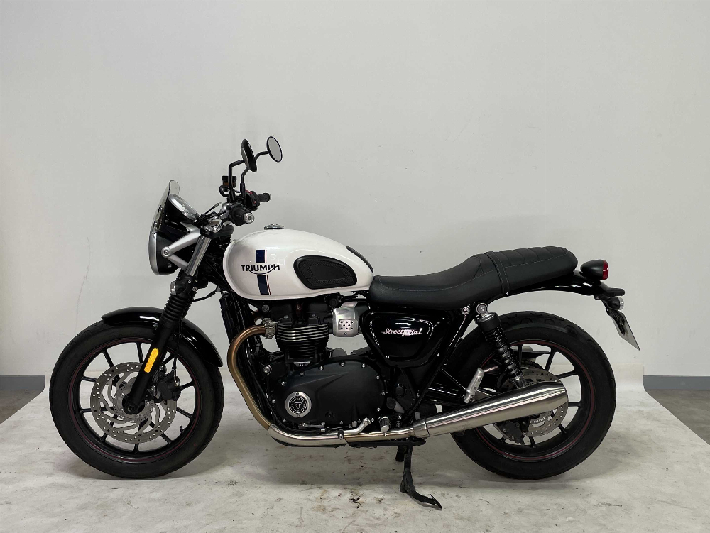 Triumph 900 Street Twin 2017 vue gauche