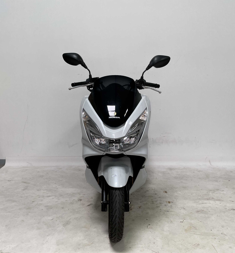 Honda PCX 125 2017 vue avant