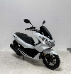 Aperçu Honda PCX 125 2017 vue 3/4 droite