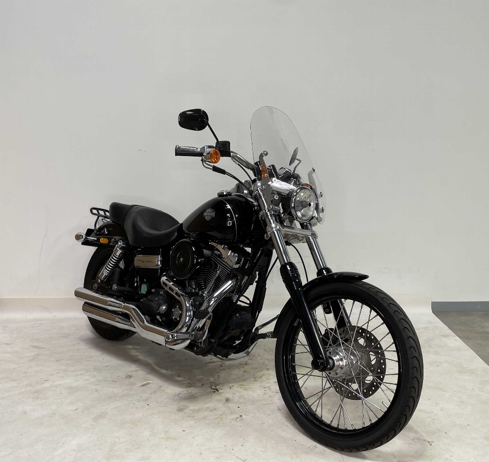 Harley-Davidson FXD 2011 vue 3/4 droite