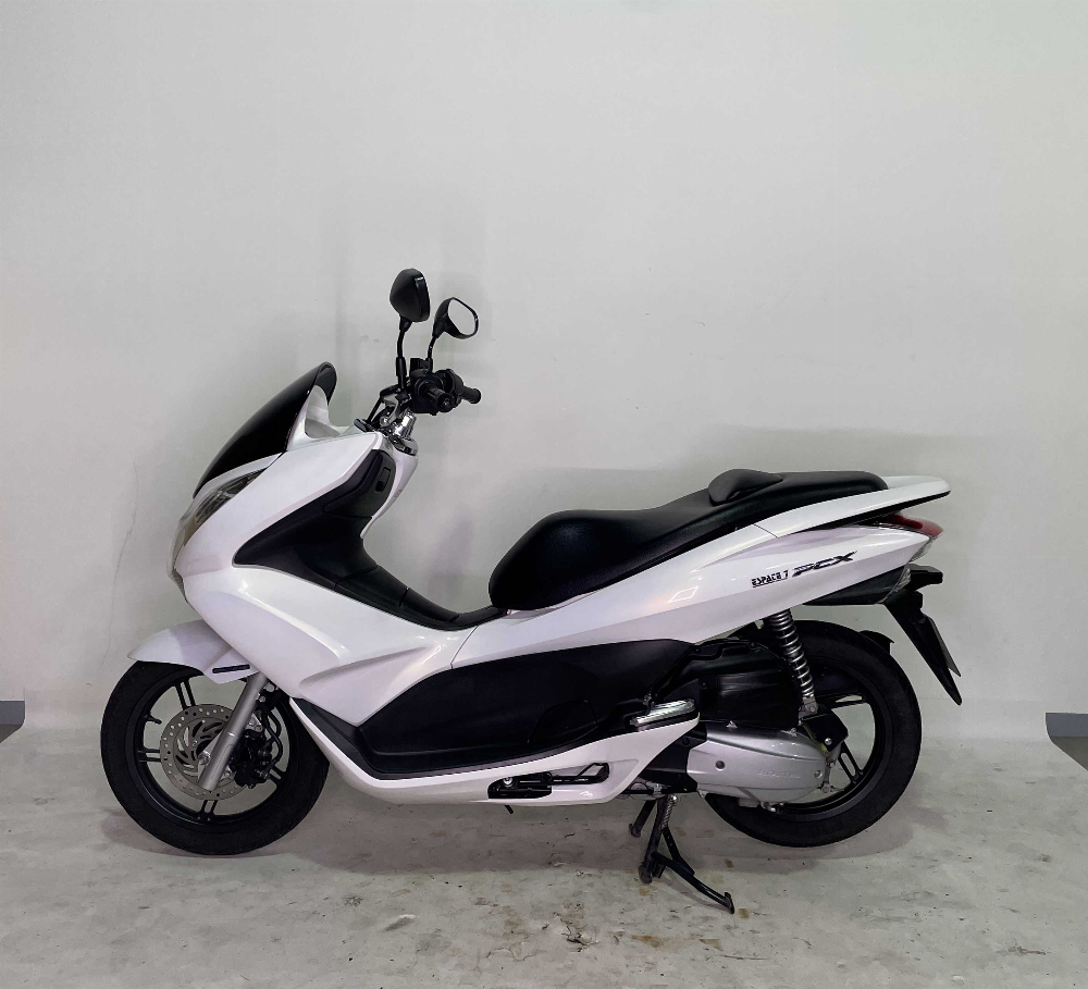 Honda PCX125 2010 vue gauche