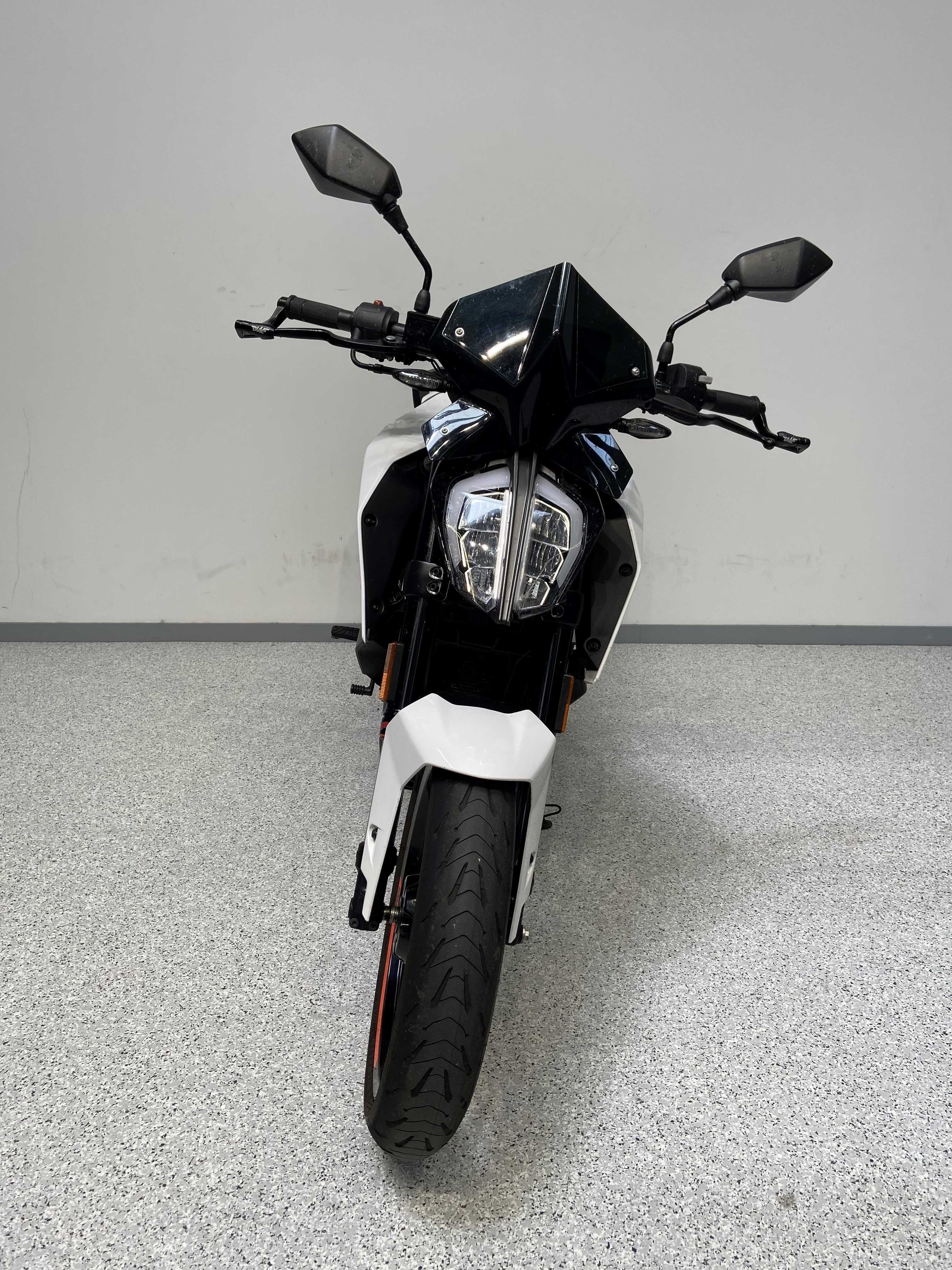 KTM 125 Duke 2020 HD vue avant