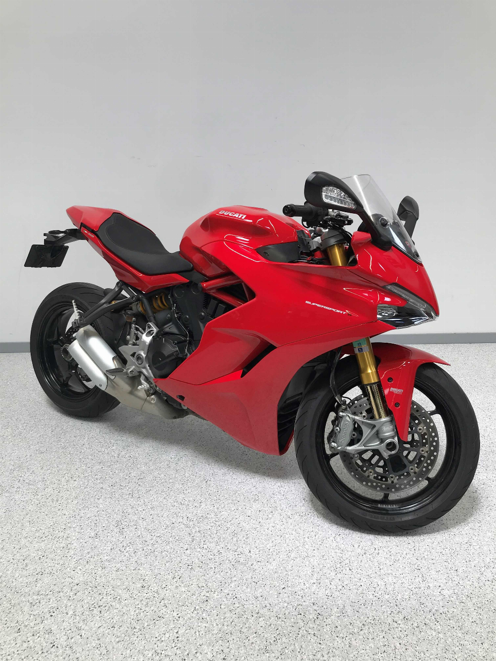 Ducati 939 Supersport S 2017 vue 3/4 droite