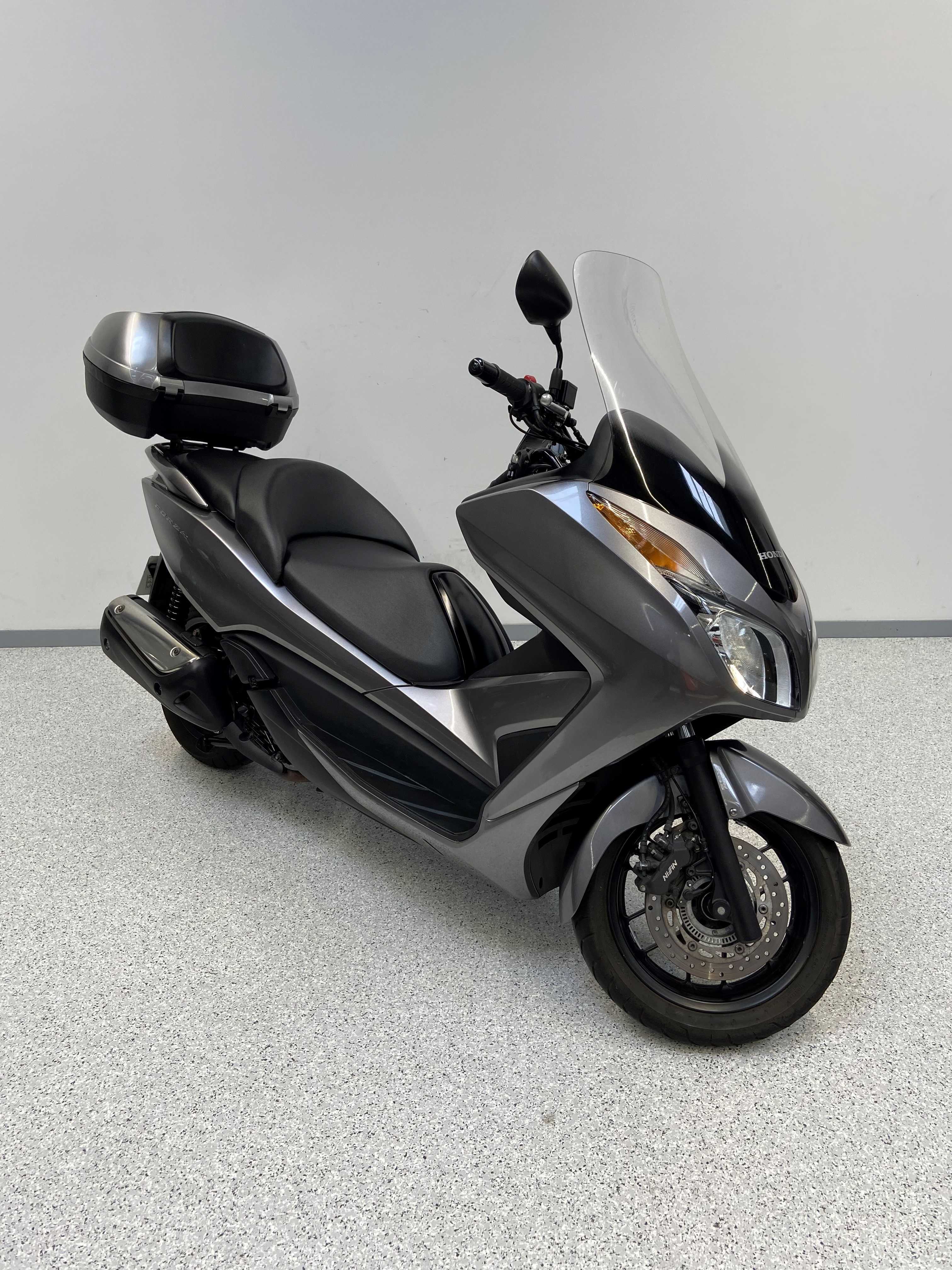 Honda NSS 300 Forza ABS 2015 HD vue 3/4 droite