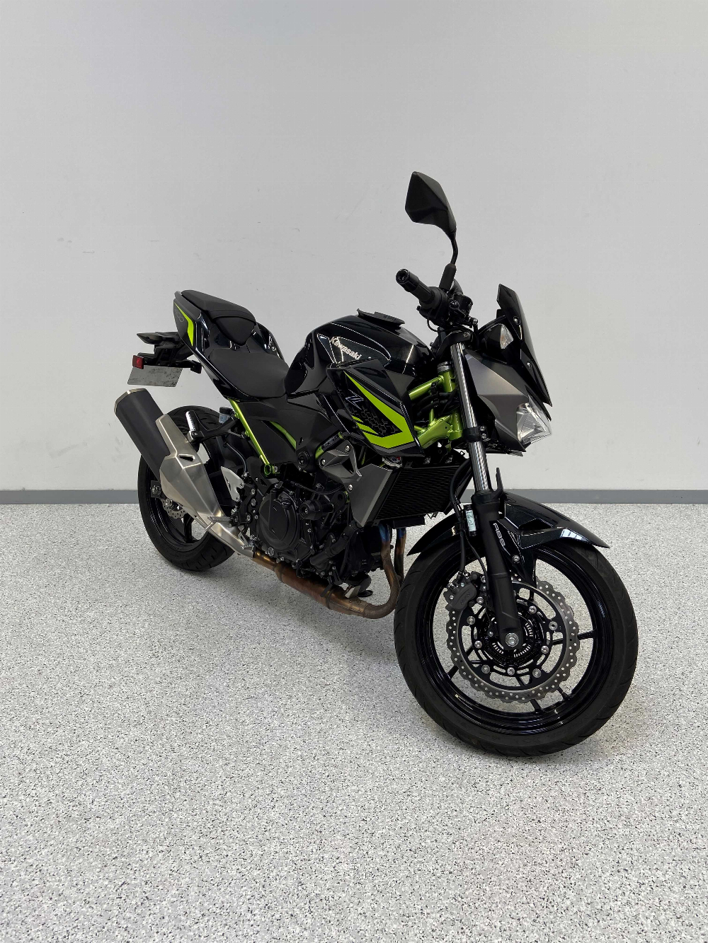 Kawasaki Z 400 2020 vue 3/4 droite