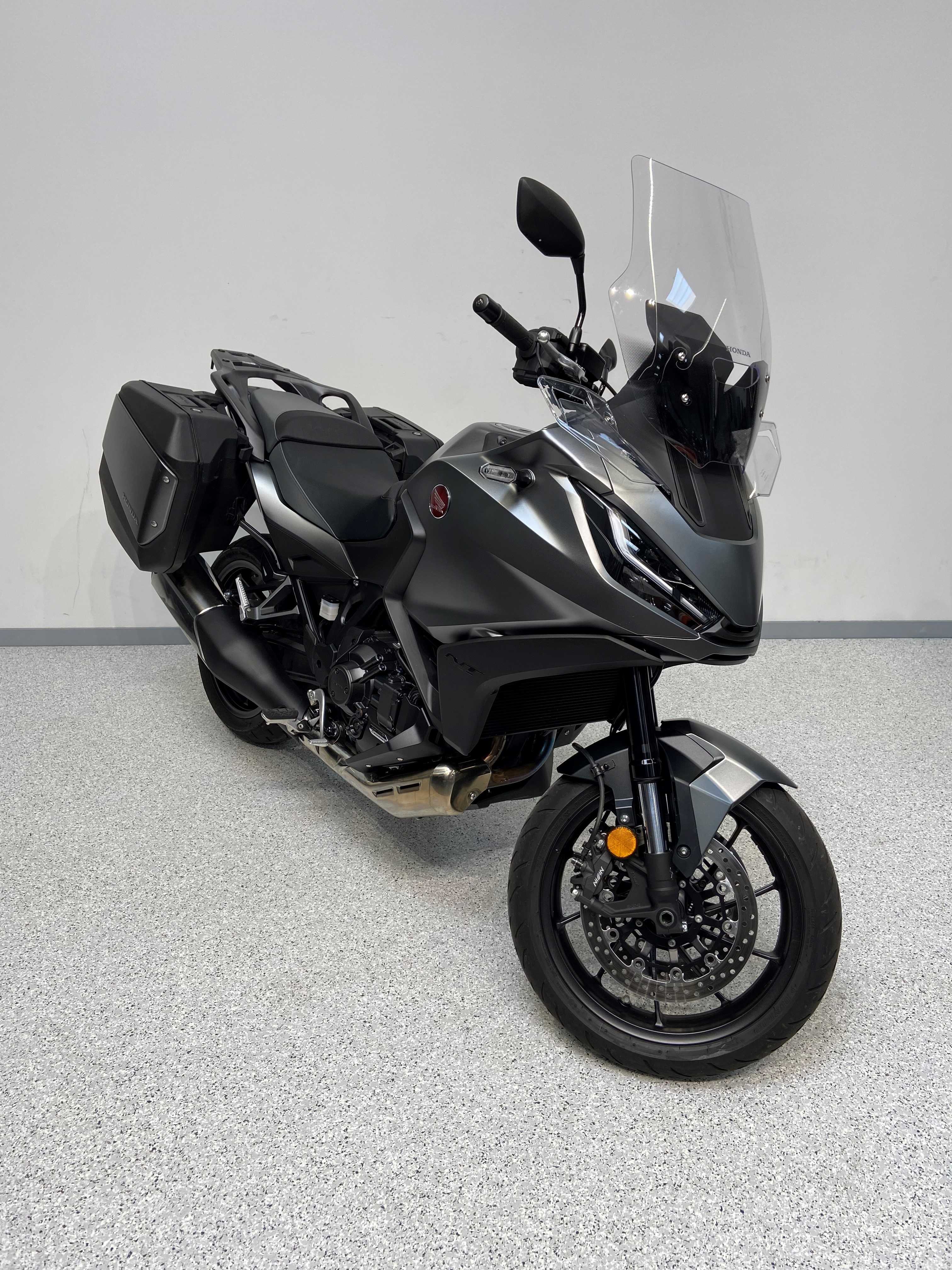 Honda NT 1100 2022 HD vue 3/4 droite