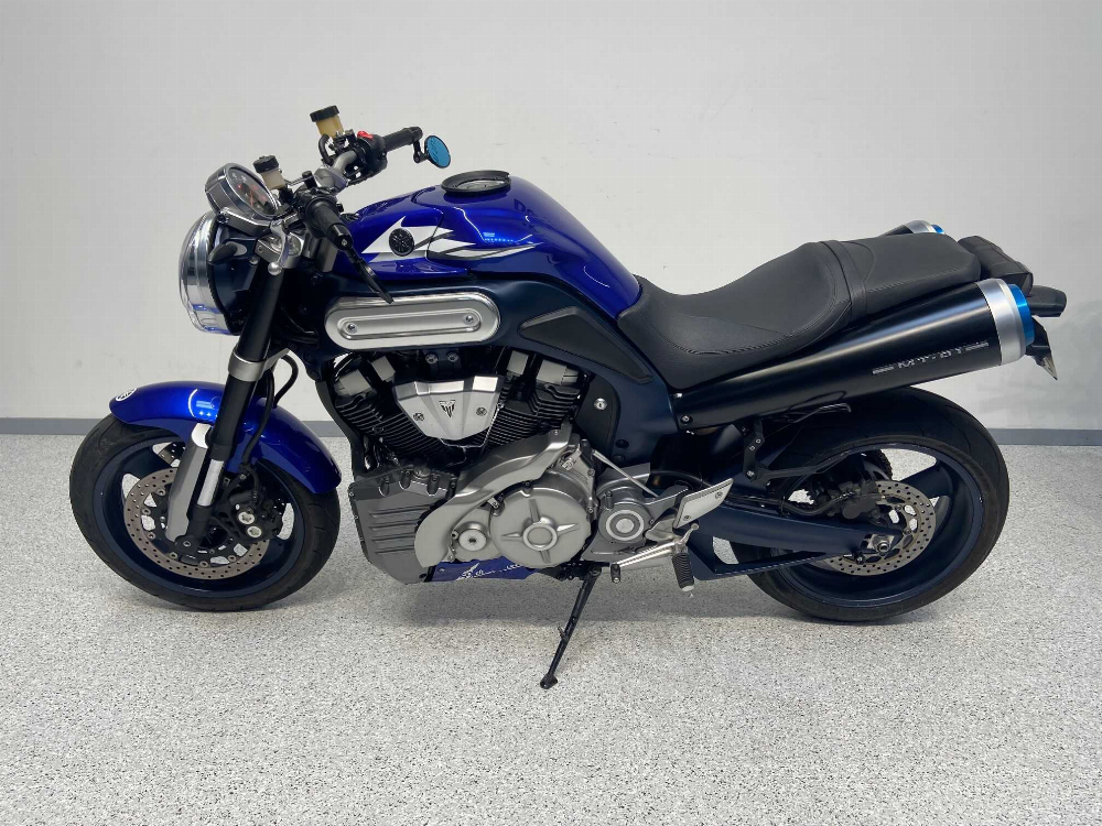 Yamaha MT-01 2006 vue gauche