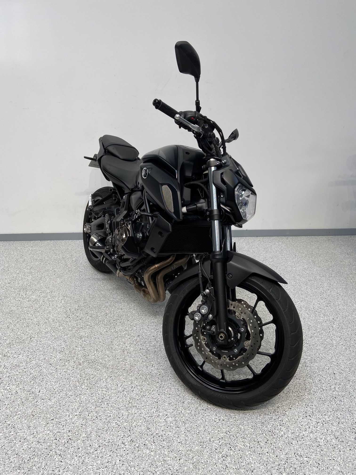 Yamaha MT-07 ABS 2018 HD vue 3/4 droite