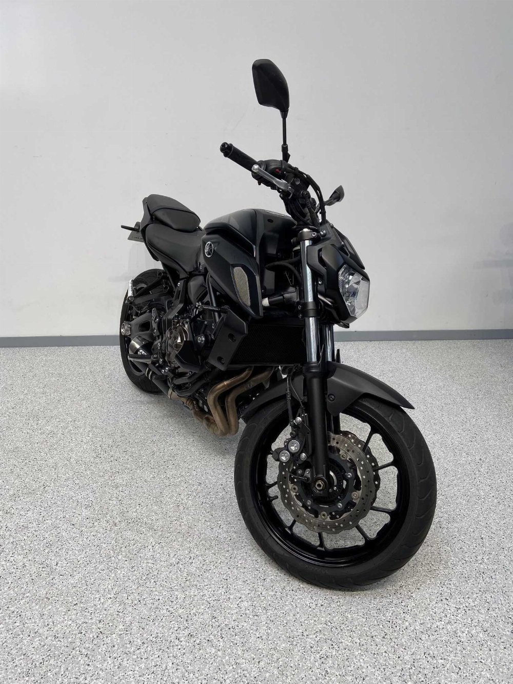 Yamaha MT-07 ABS 2018 vue 3/4 droite