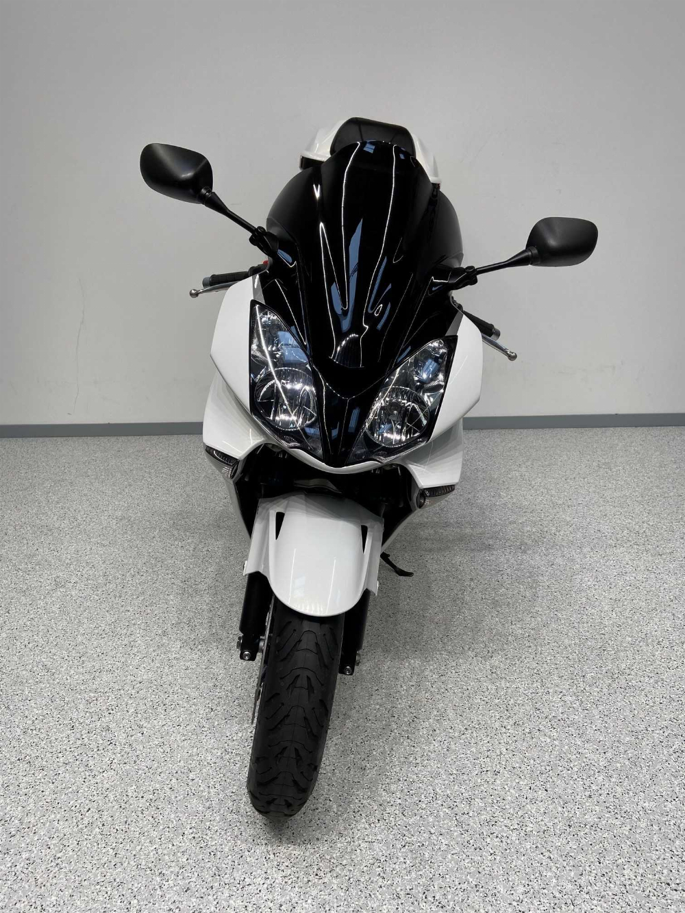 Honda VFR 800 F V-TEC RC46 II ABS 2009 vue avant