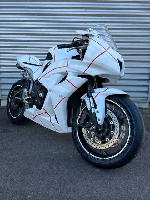 Honda CBR 600 RR 2007 HD vue 3/4 droite