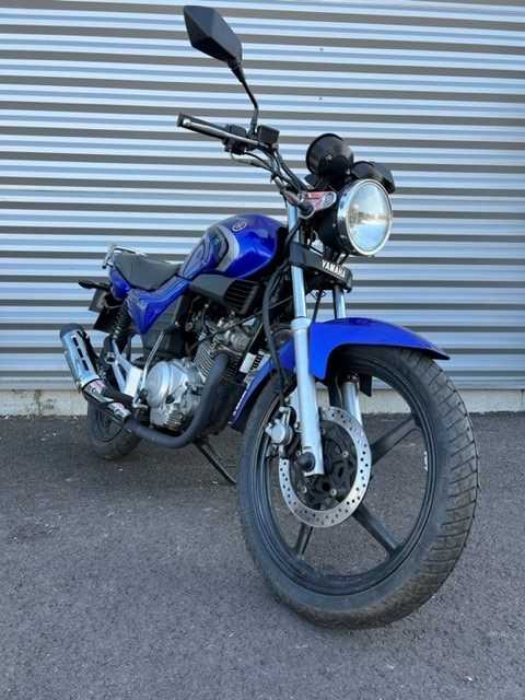 Yamaha YBR 125 2008 HD vue 3/4 droite