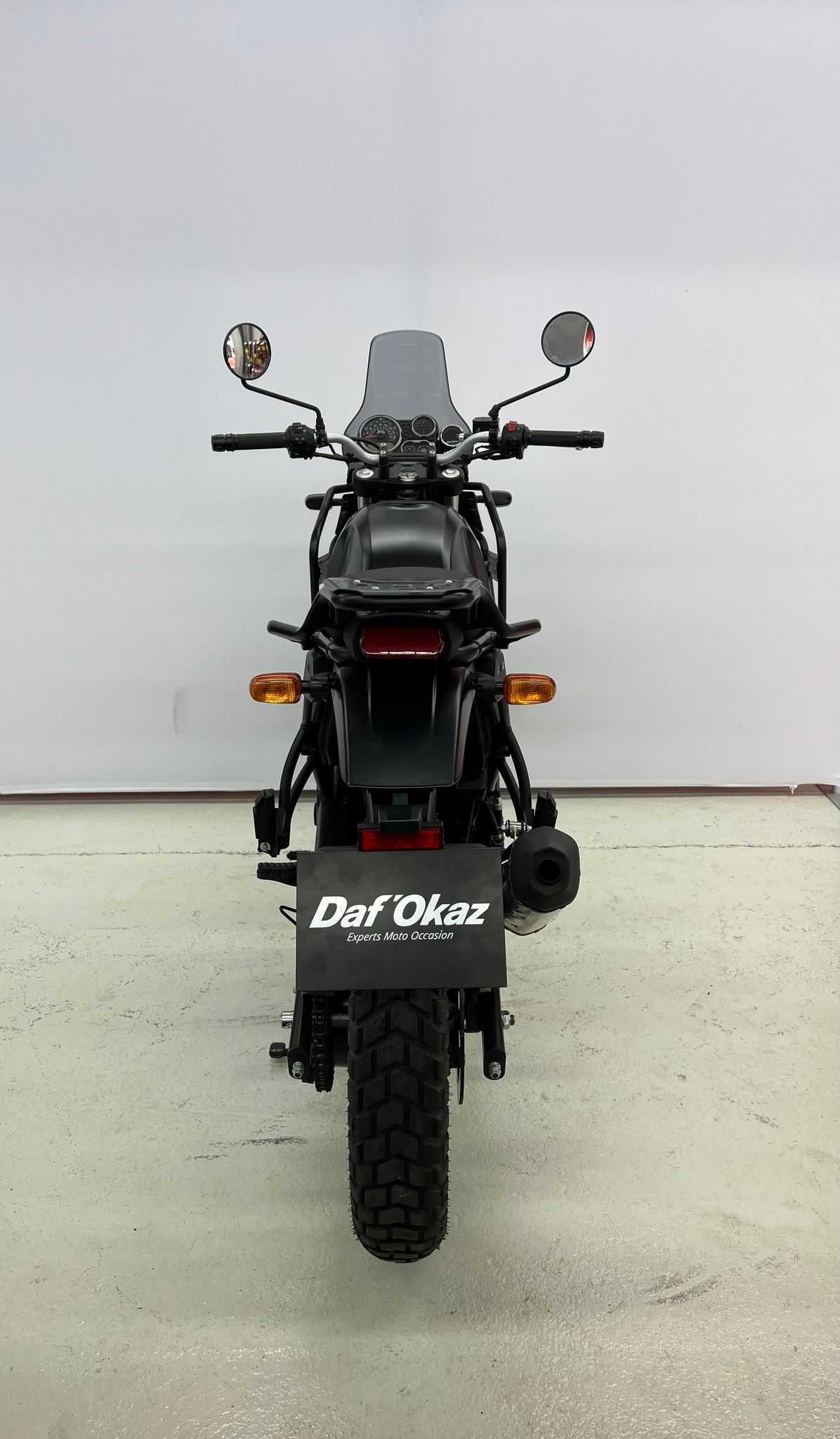 Royal Enfield HIMALAYAN 410 &quot;GRANITE BLACK&quot; 2021 HD vue arrière