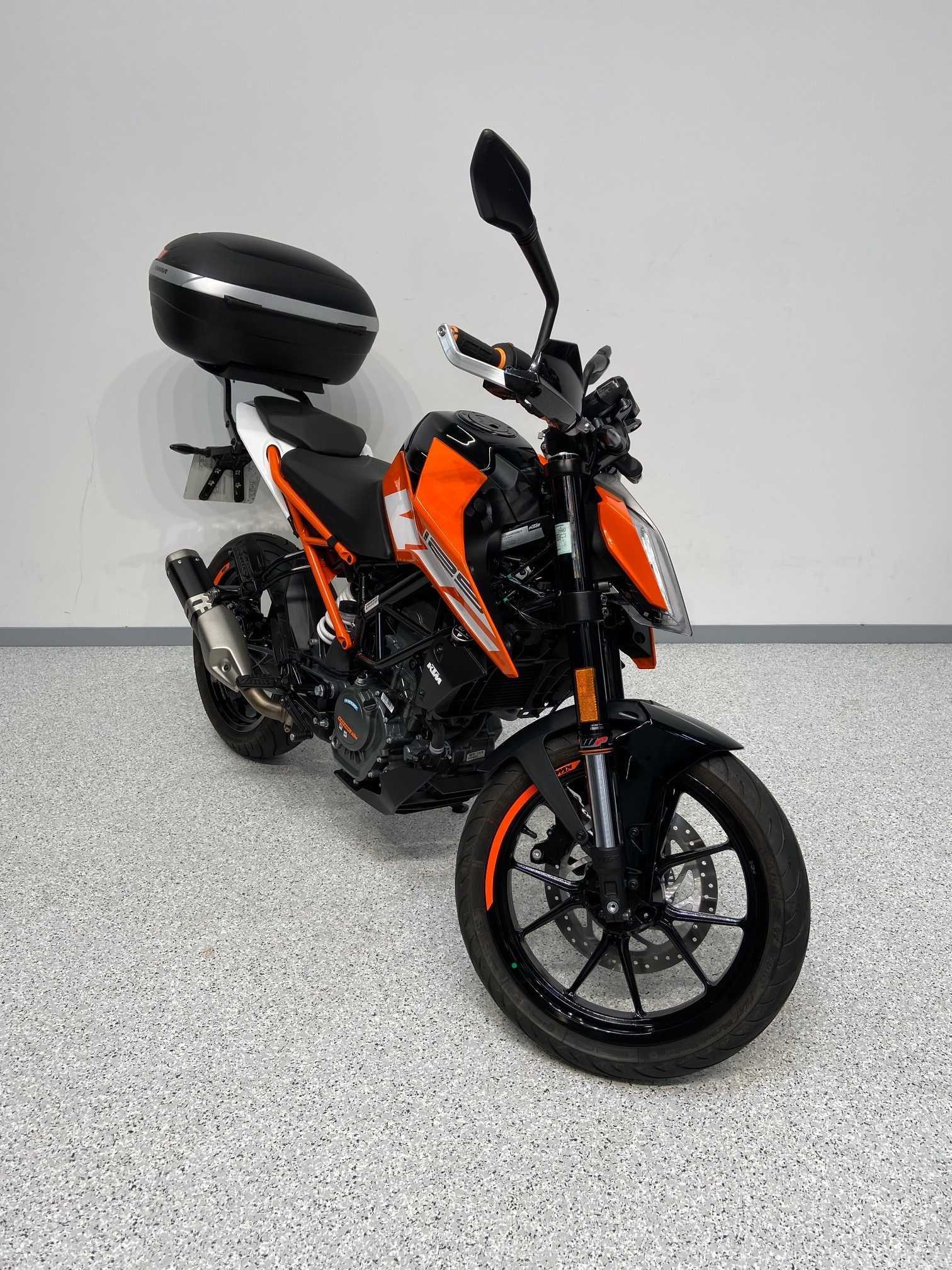 KTM 125 Duke 2020 HD vue 3/4 droite