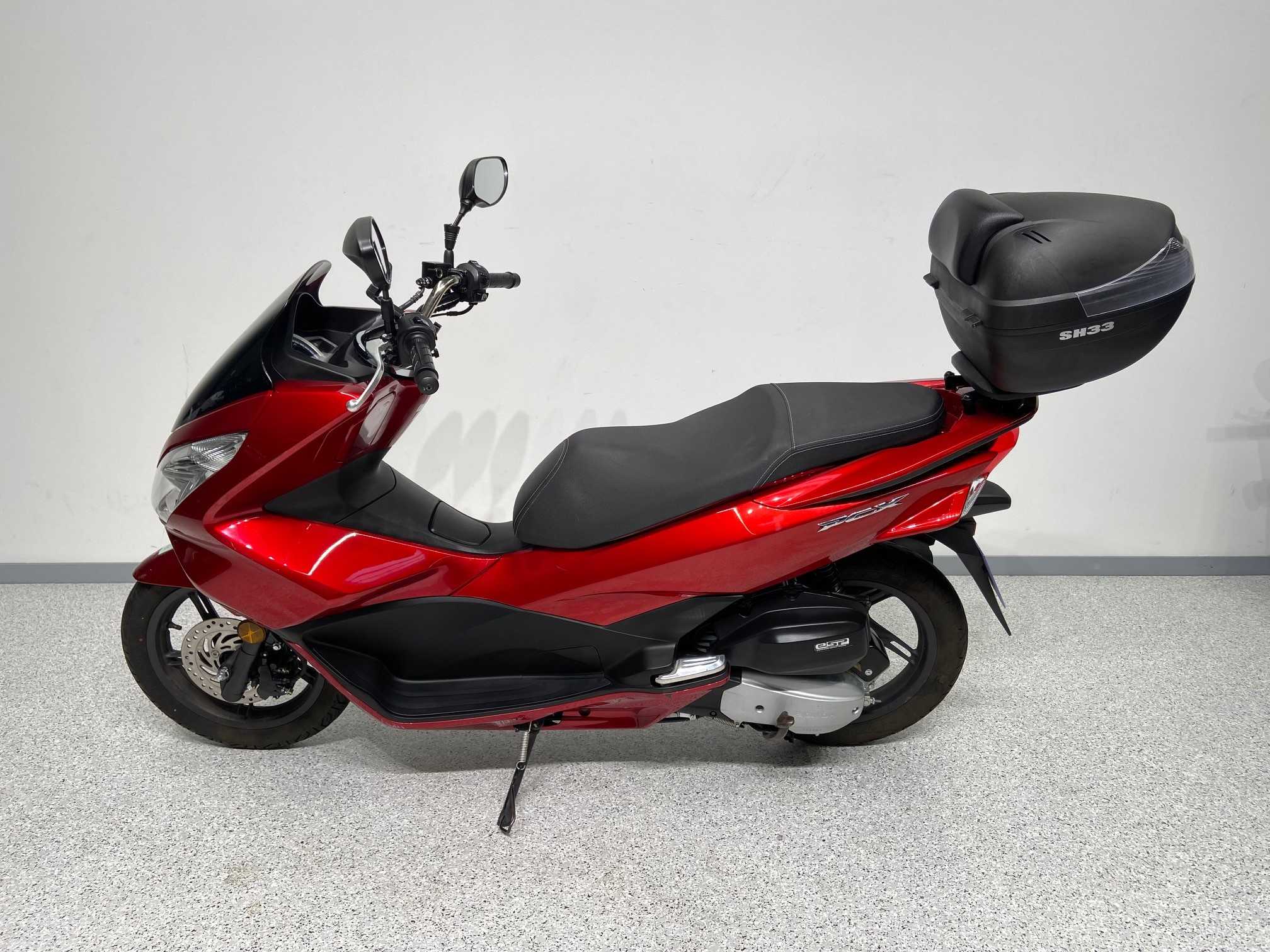 Honda PCX 125 2017 HD vue gauche