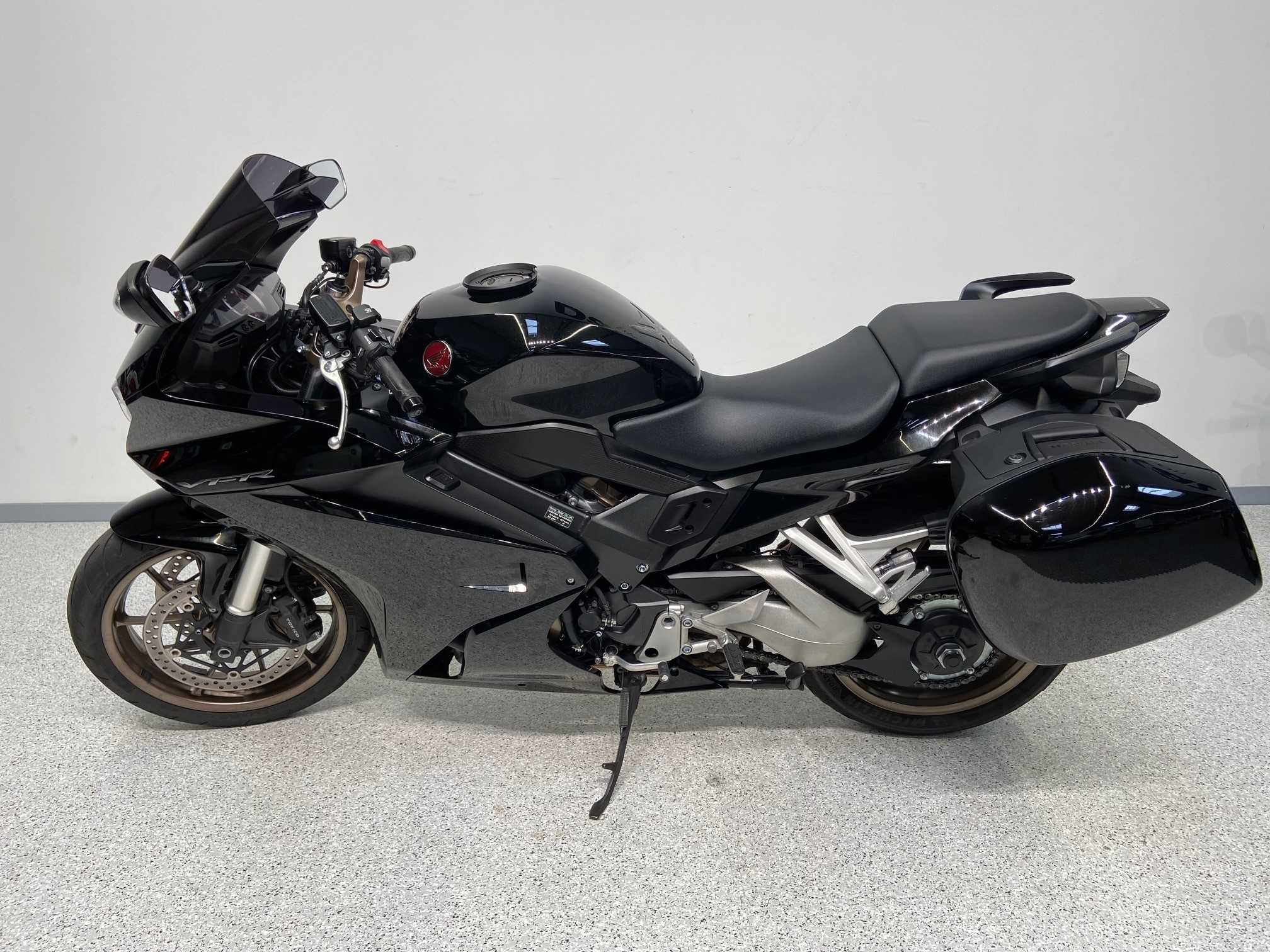 Honda VFR 800 F 2018 HD vue gauche