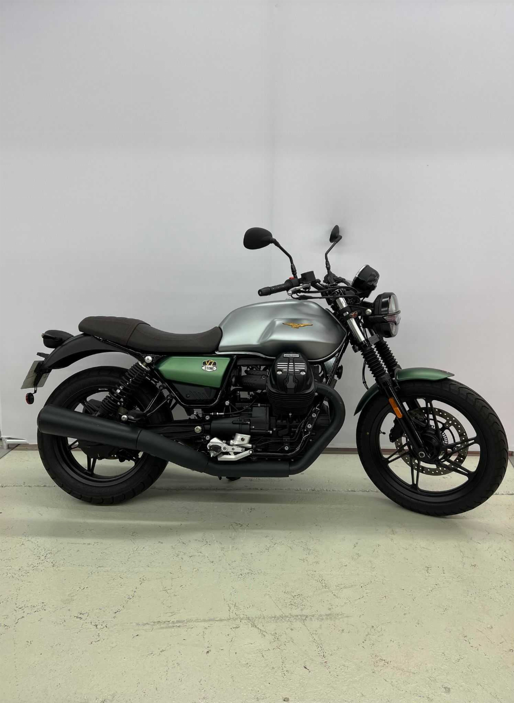 Moto Guzzi NEW V7 STONE 850 EURO 5 &quot;CENTENARIO&quot; &quot;CENTENARIO&quot; 2021 vue gauche