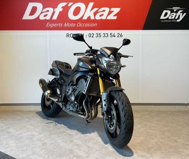 Yamaha FZ8 N 2013 HD vue 3/4 droite