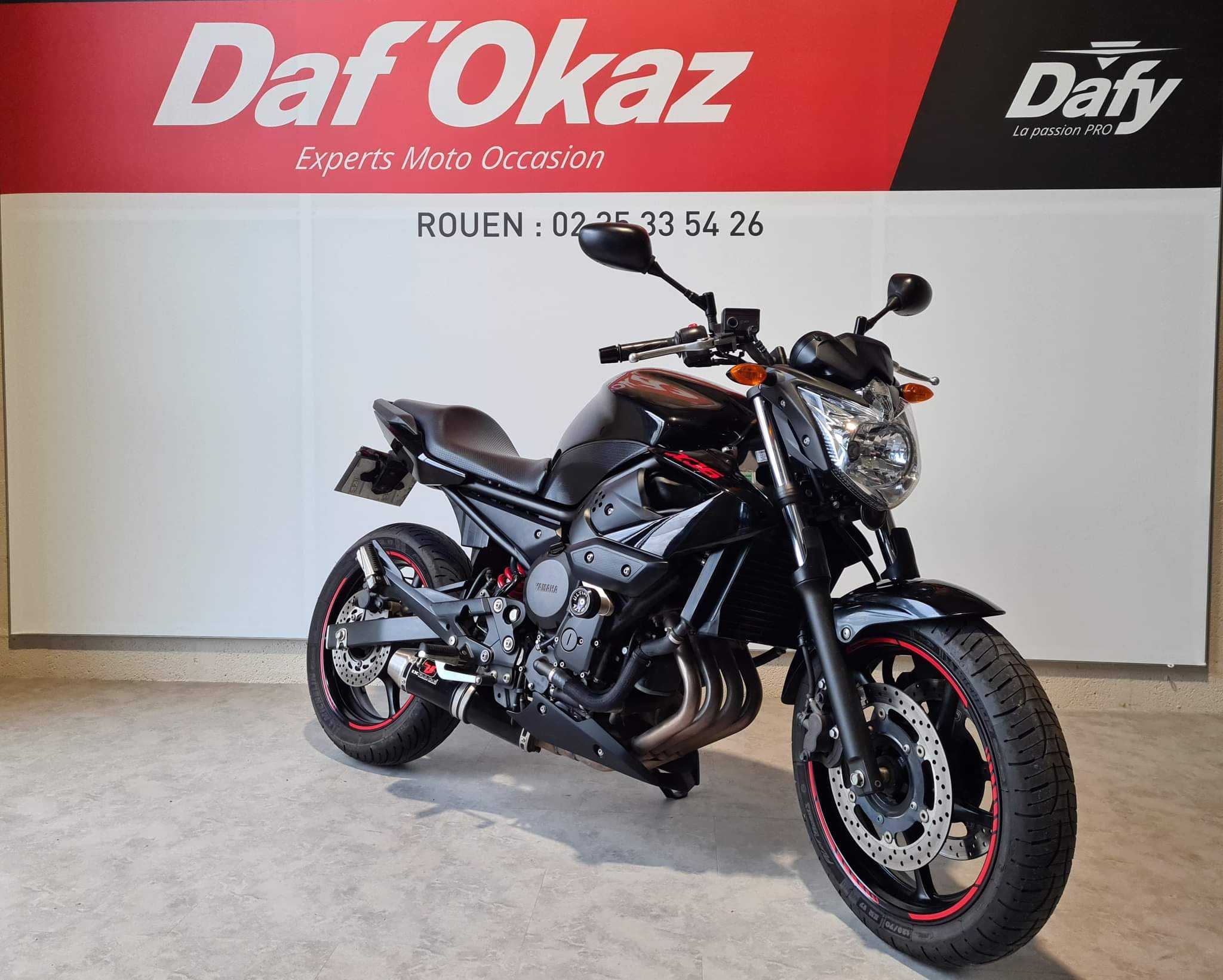 Yamaha XJ6 N 2012 HD vue 3/4 droite