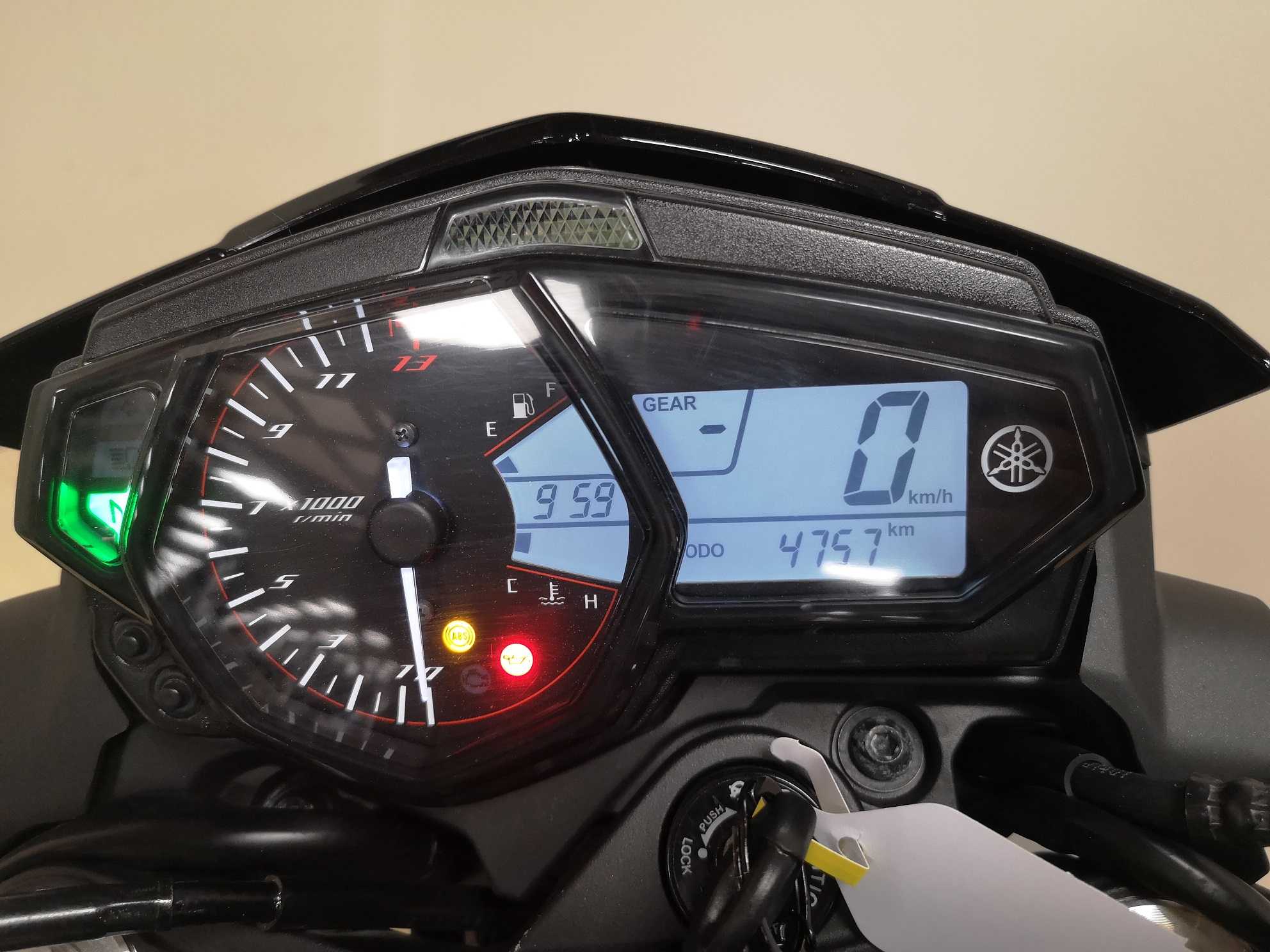 Yamaha MT-03 320 2020 HD vue gauche