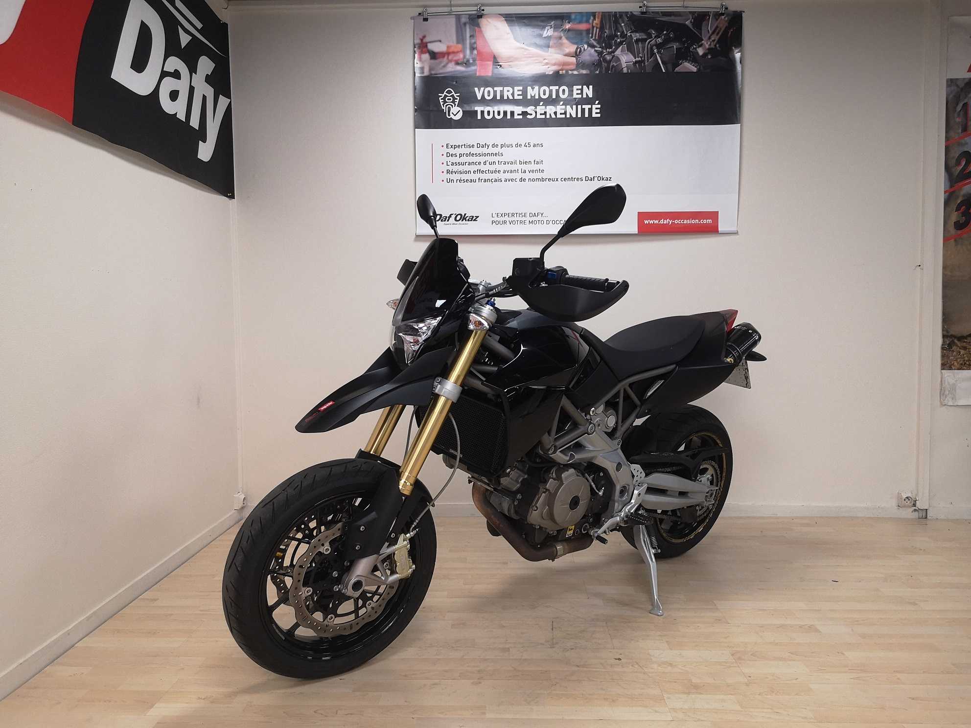 Aprilia SMV 750 Dorsoduro (Fourche Showa) 2013 HD vue avant