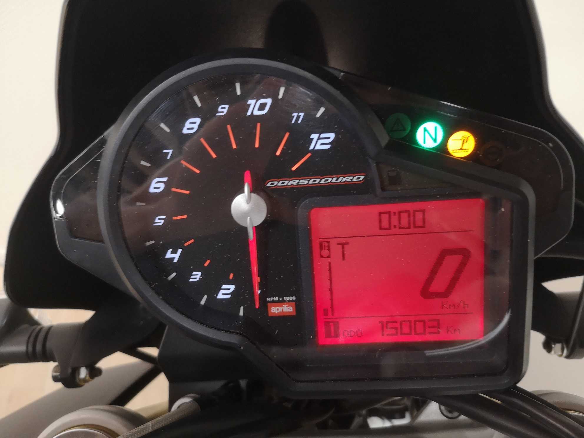 Aprilia SMV 750 Dorsoduro (Fourche Showa) 2013 HD vue gauche