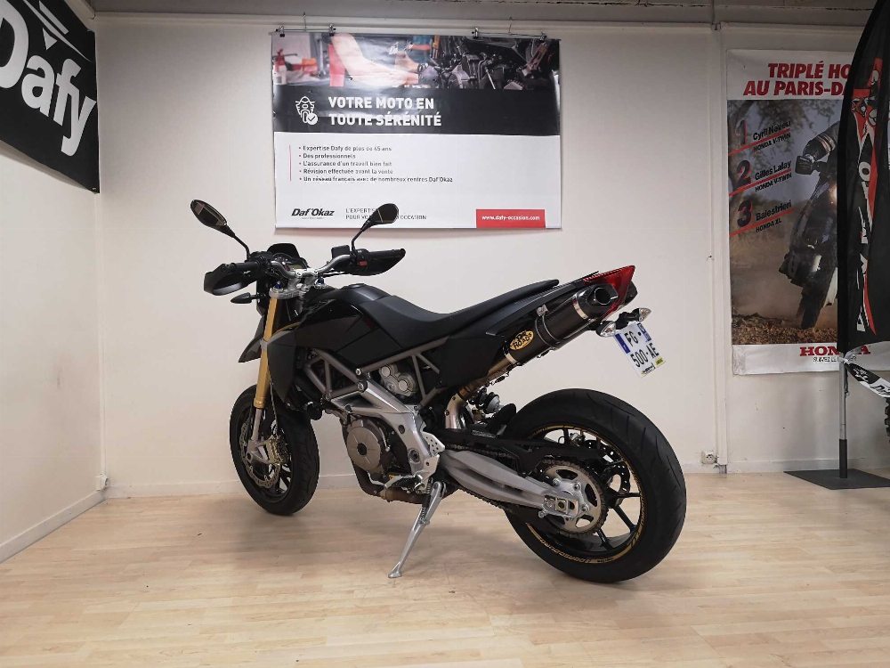 Aprilia SMV 750 Dorsoduro (Fourche Showa) 2013 vue arrière