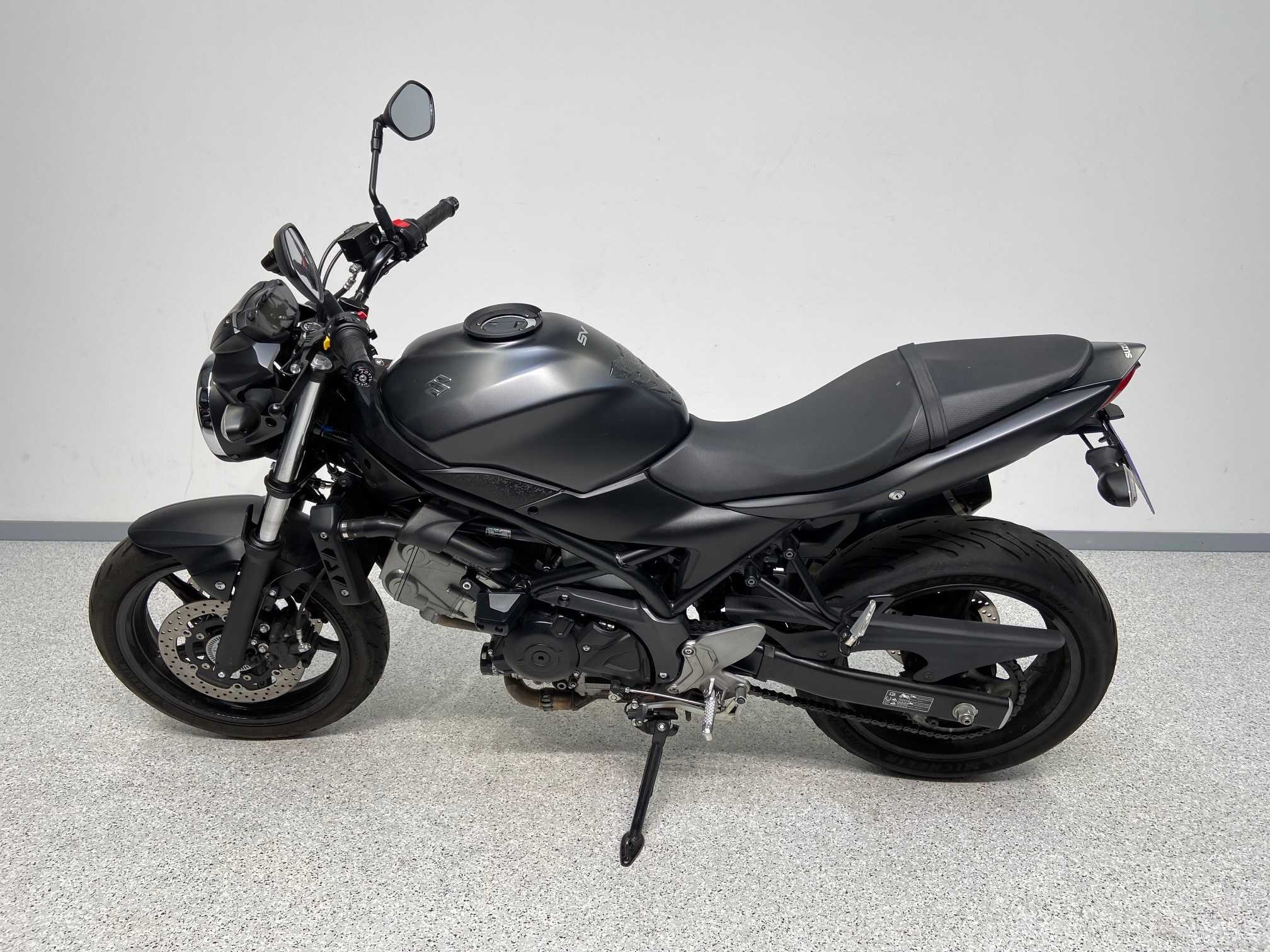 Suzuki SV 650 2018 HD vue gauche