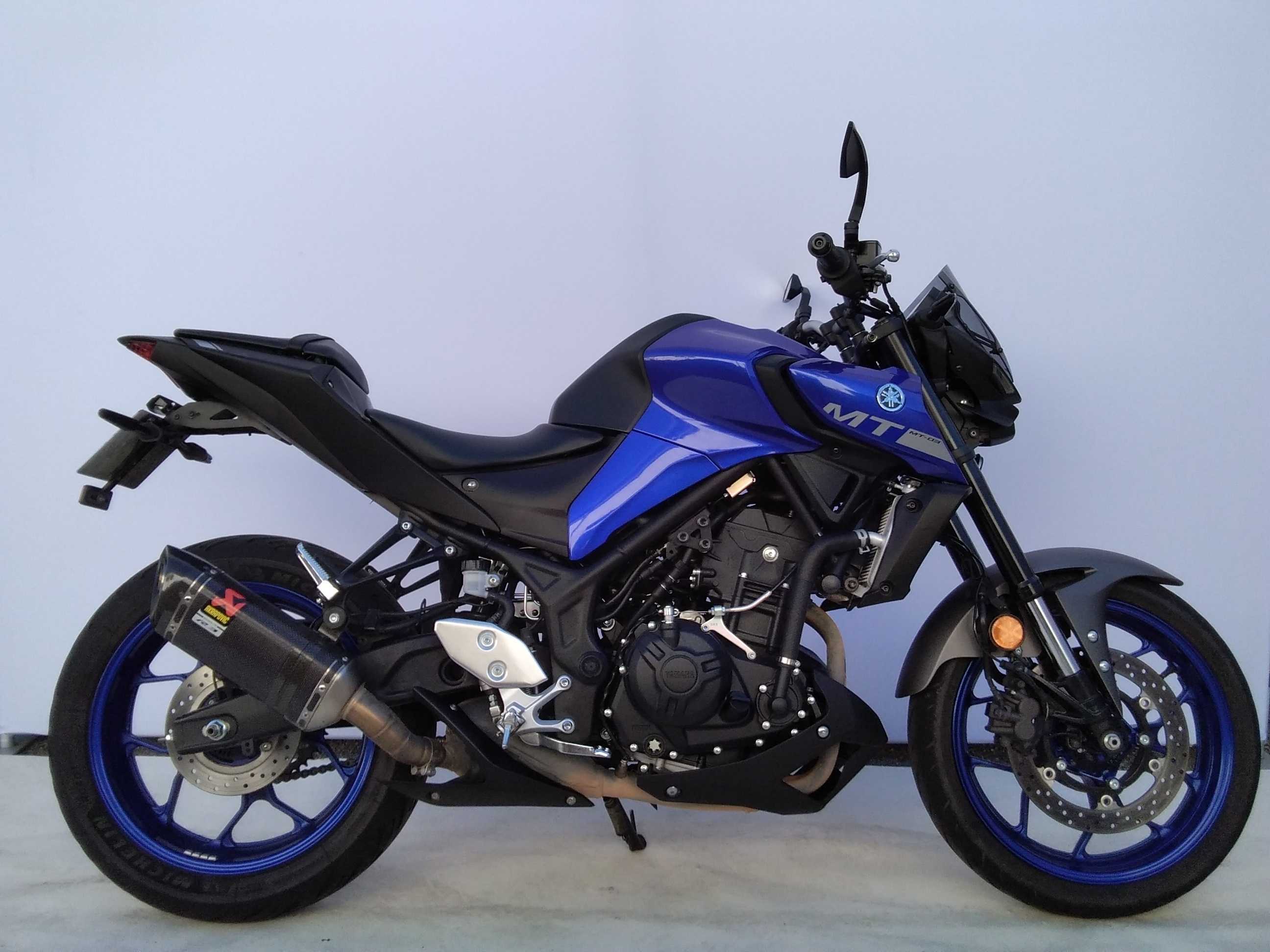 Yamaha MT-03 320 2020 HD vue 3/4 droite