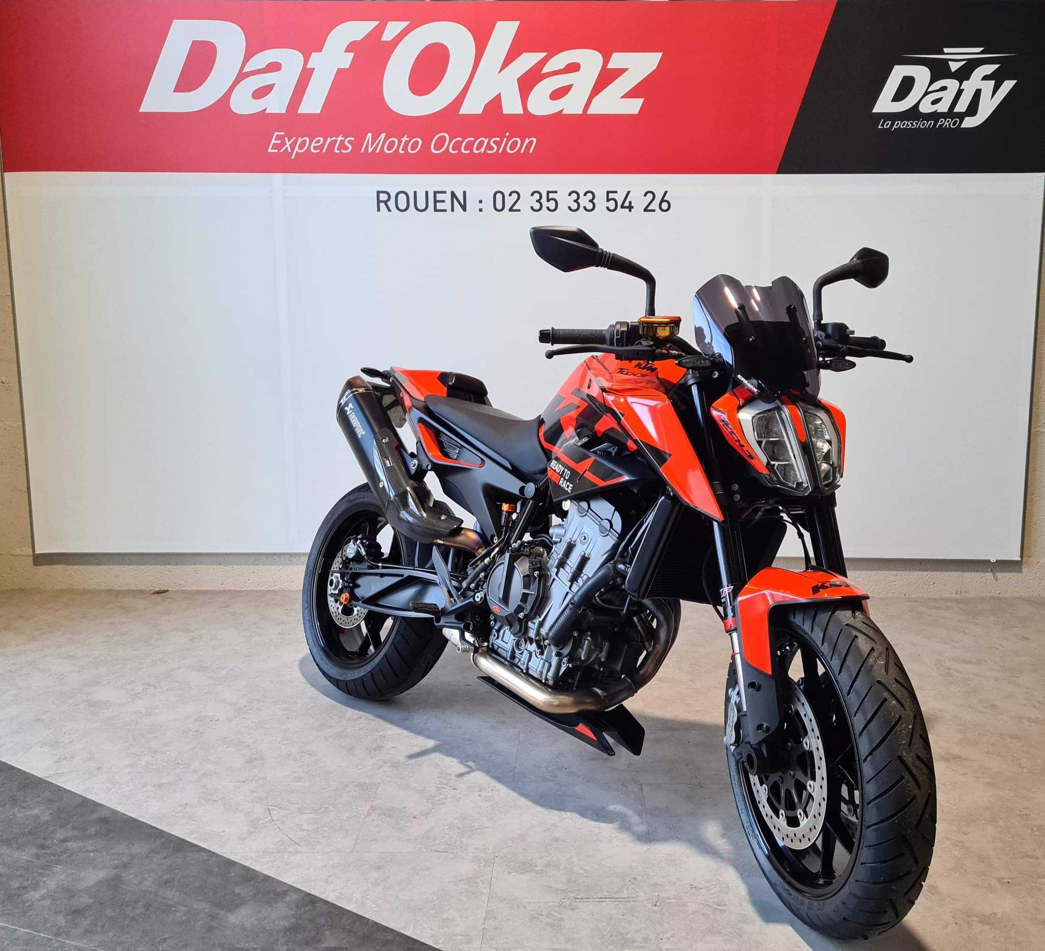 KTM 890 Duke 2021 HD vue 3/4 droite