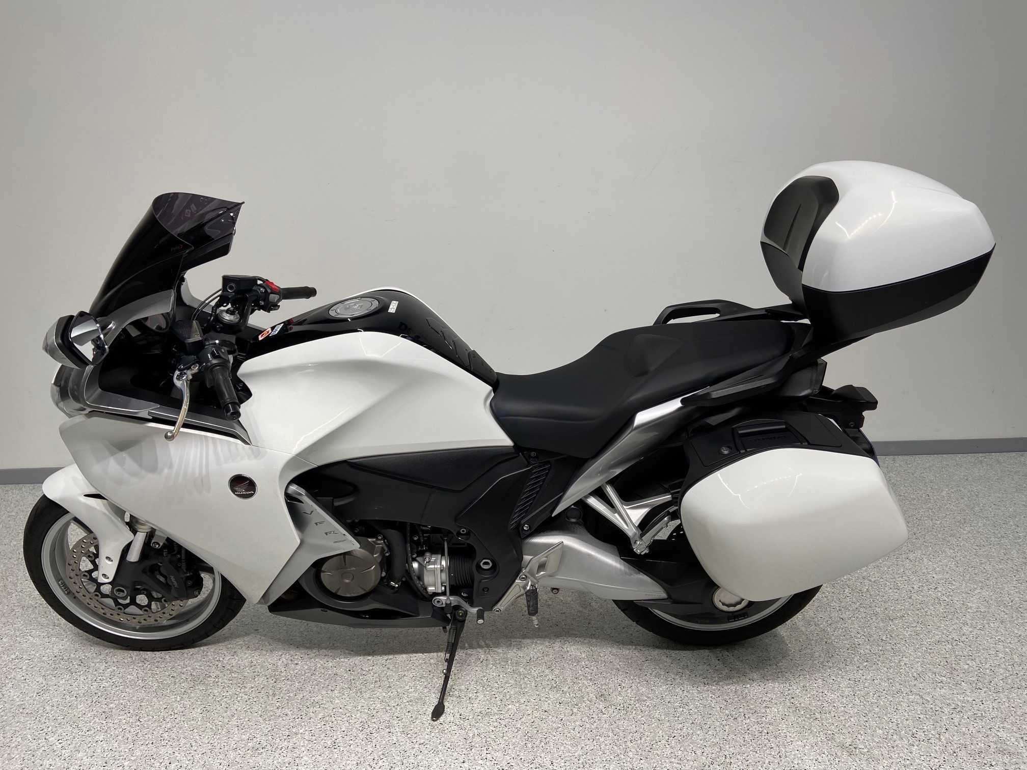 Honda VFR 1200 F 2010 HD vue gauche