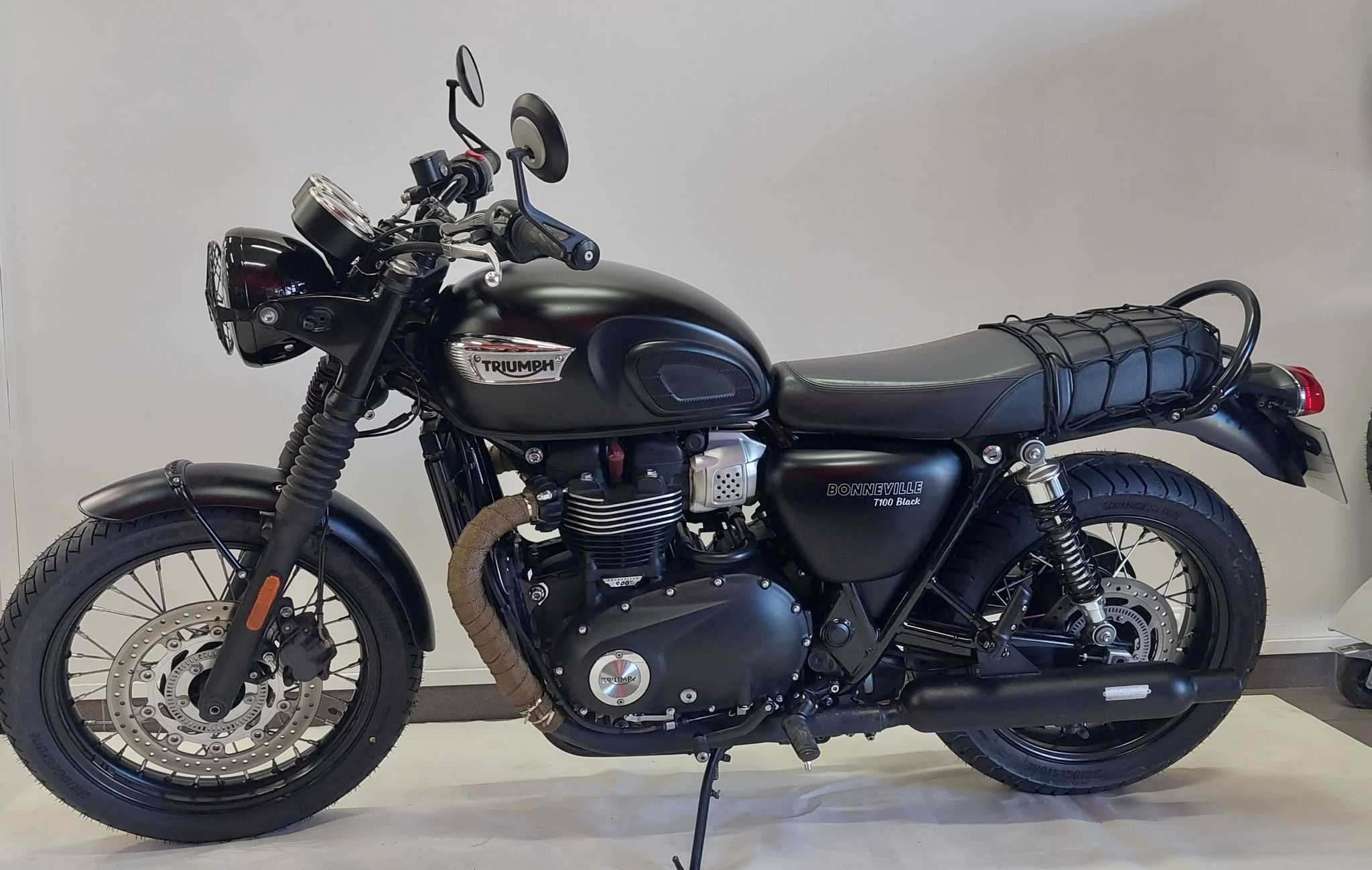 Triumph 900 Bonneville T100 Black 2017 HD vue gauche