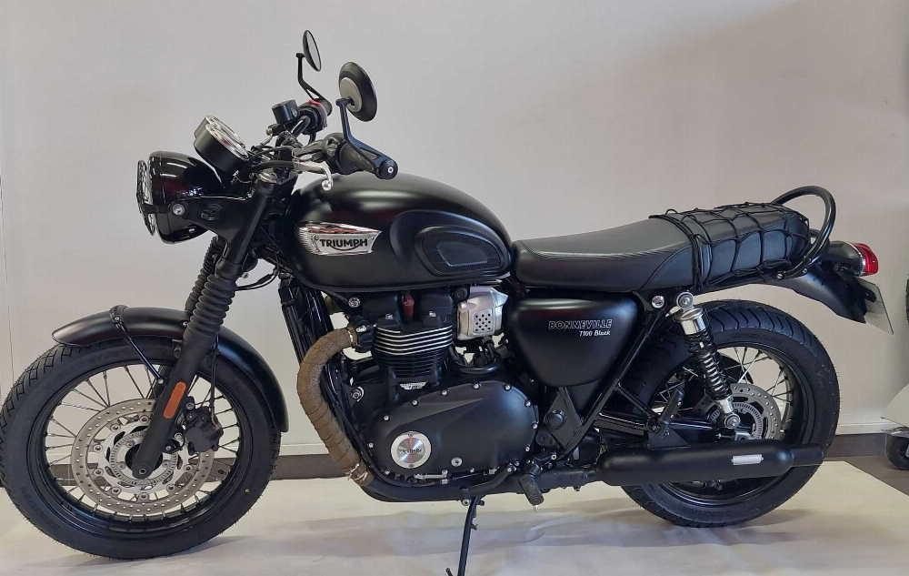 Triumph 900 Bonneville T100 Black 2017 vue gauche