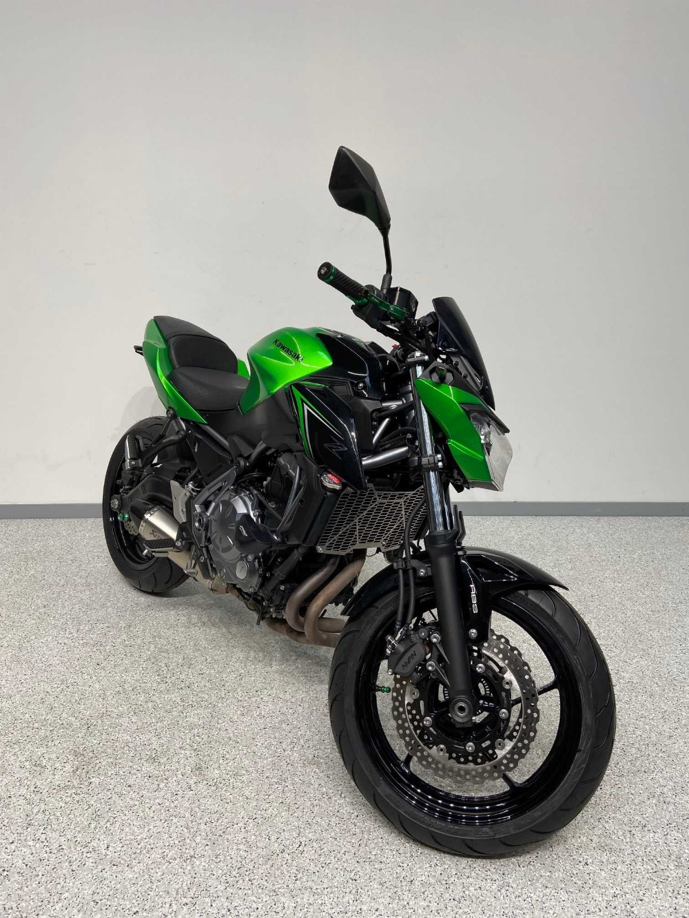 Kawasaki Z 650 2018 vue 3/4 droite