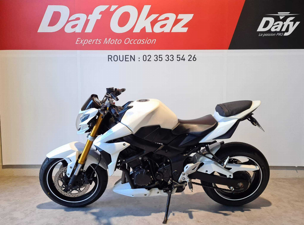 Suzuki GSR 750 2013 vue gauche