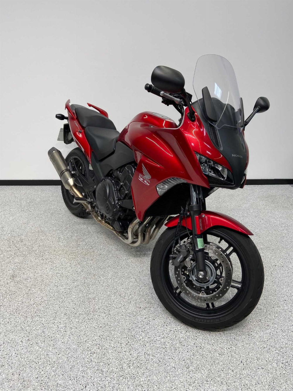 Honda CBF 1000 F ABS 2011 vue 3/4 droite